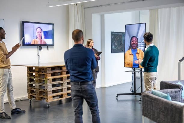Pros and Cons of Hybrid Remote Jobs